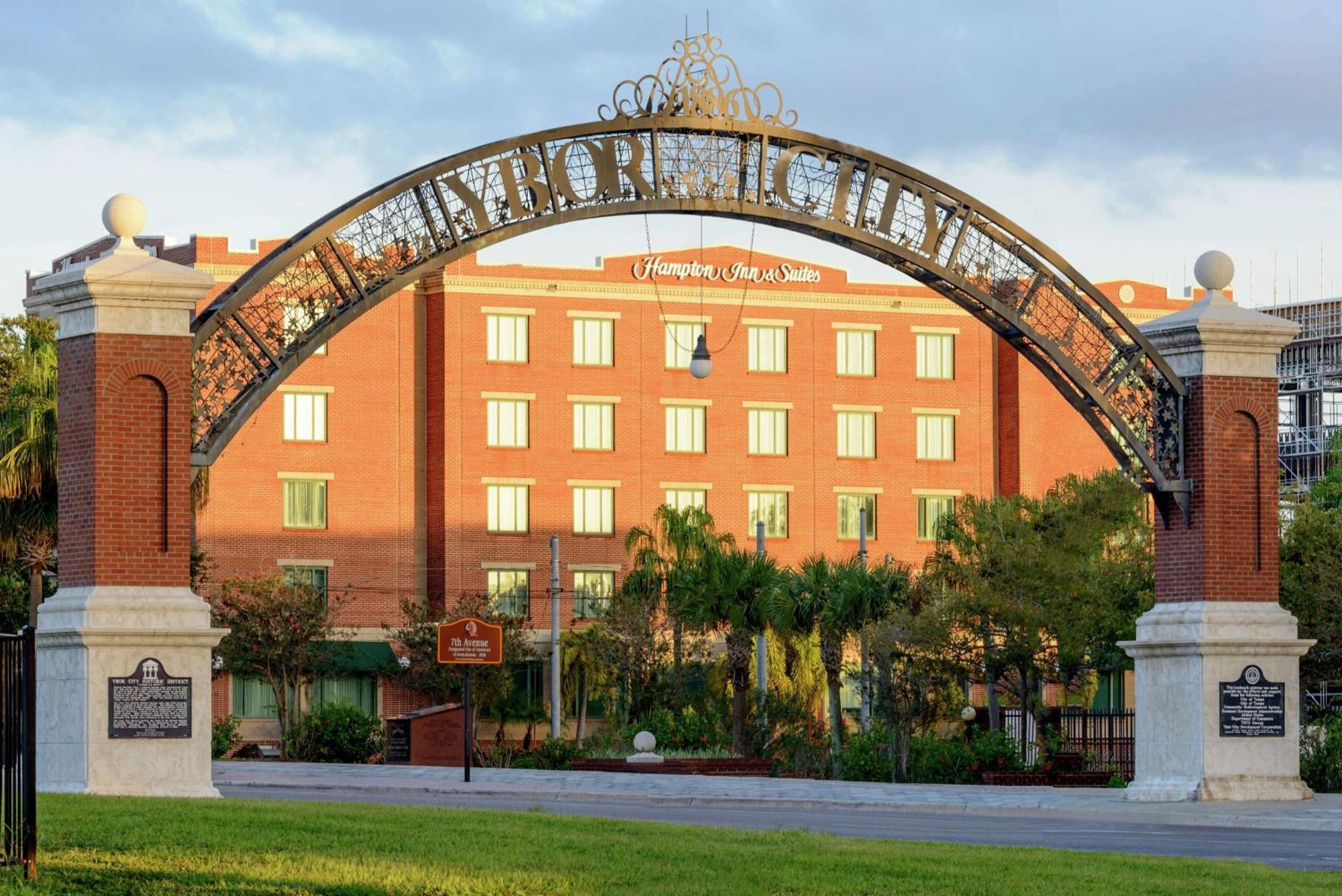 Hampton Inn & Suites Tampa Ybor City Downtown Exterior foto